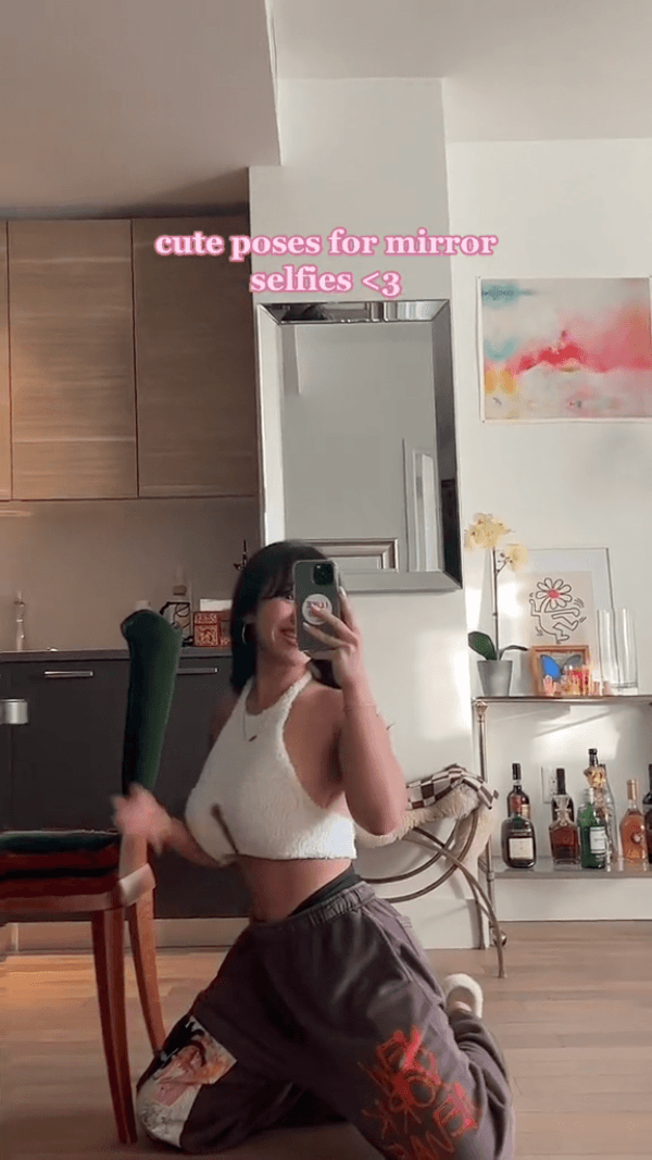Cute Poses for Mirror Selfies <3