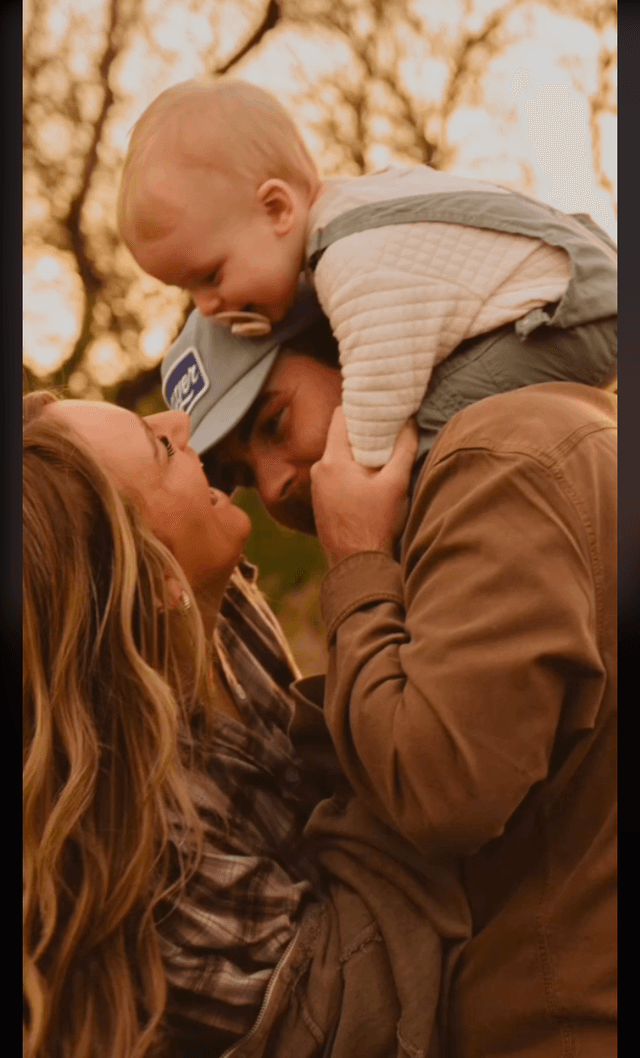 Family Giggles πΆπ