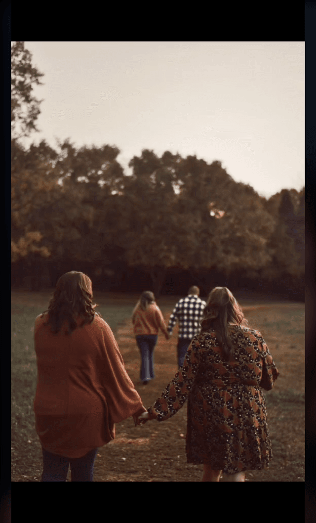 Love_Holding_Hands β€οΈ