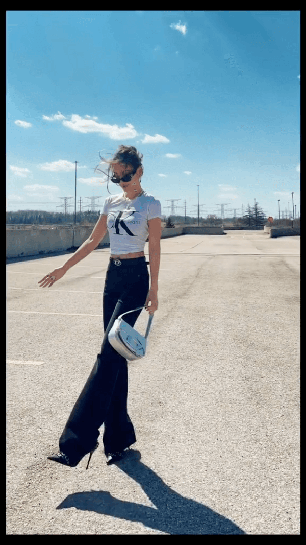 "Windy Strut π¬οΈ"