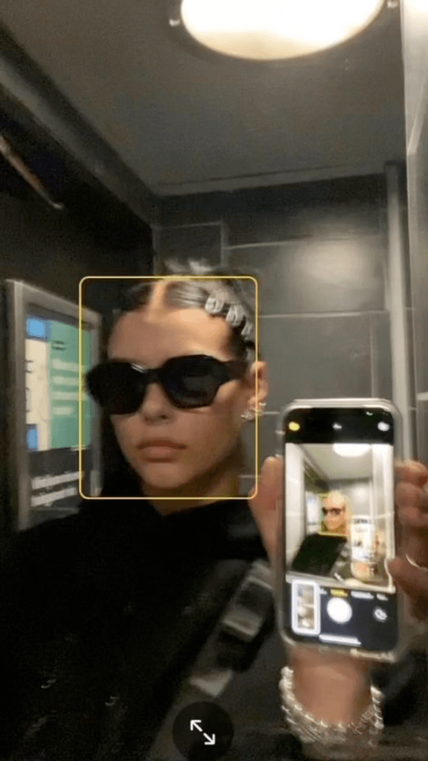 Matrix_Mirror_Selfie ππ±